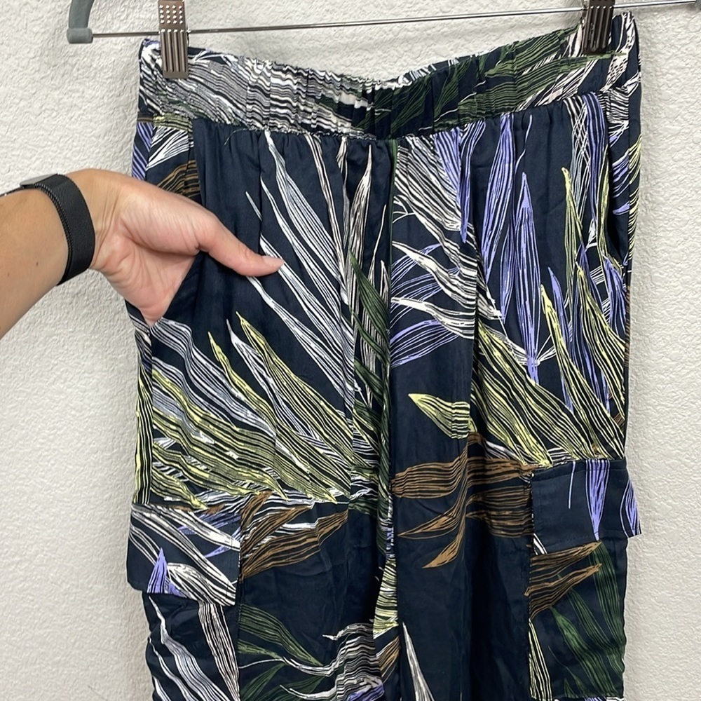 T TAHARI Printed Wide Leg Cargo Pants In Fan Print Tropical Hawaii Sz XS - Picture 5 of 13